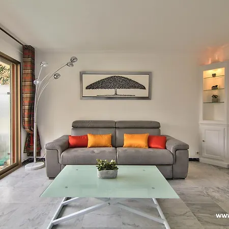 Tamanaco Beach Apartment Antibes