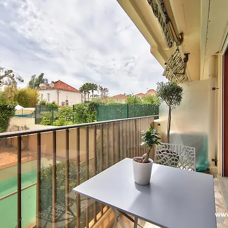 Tamanaco Beach Apartment
